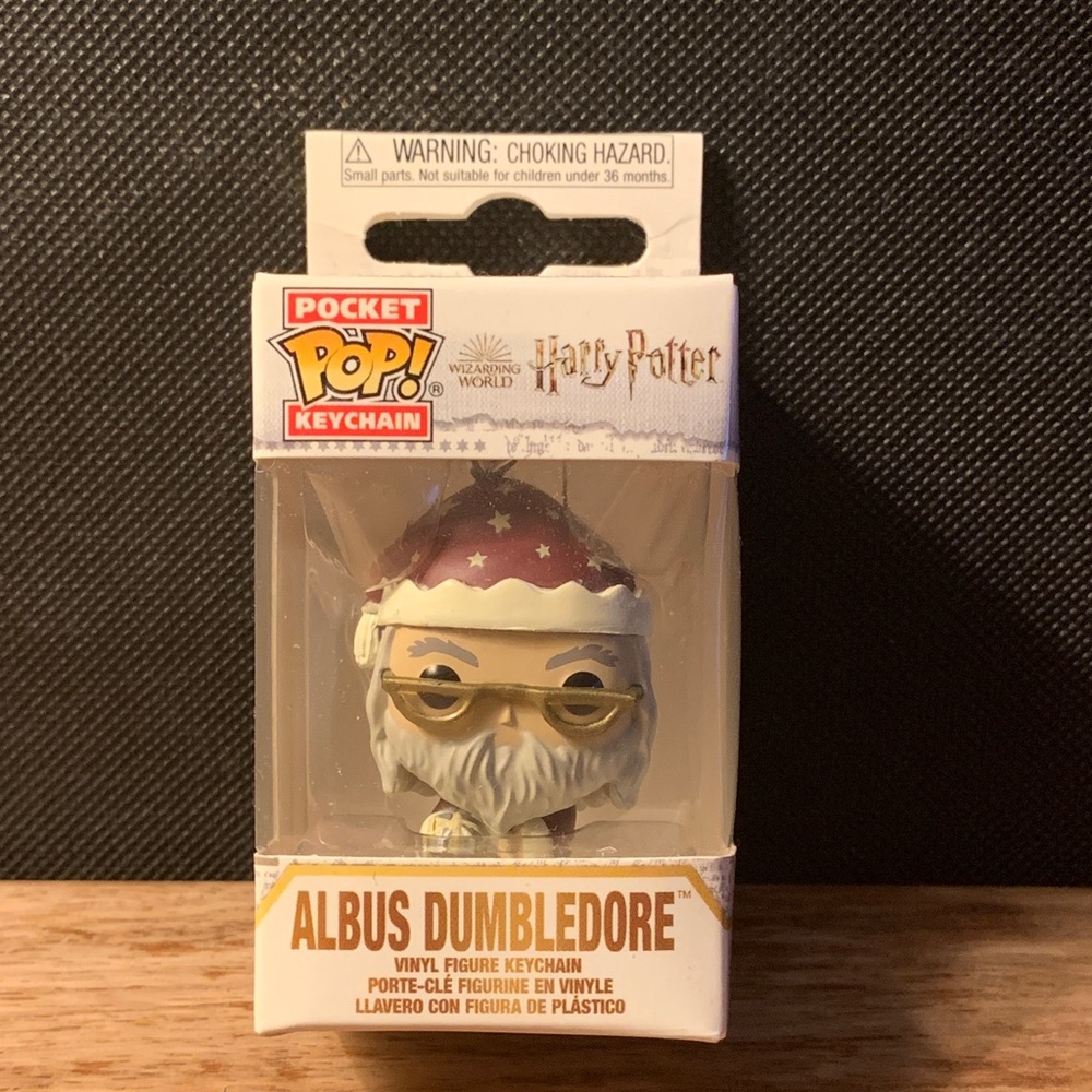Funko Pop! Holiday Edition Albus Dumbledore Keychain. Harry Potter.